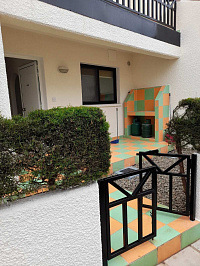 img-1
