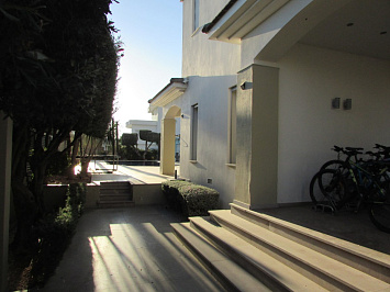 img-1